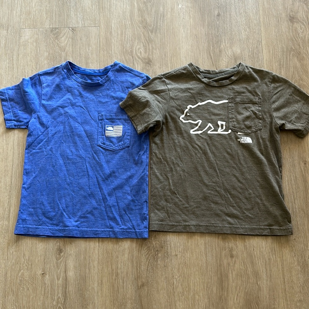 Lot of 2 Boys North Face T-shirts, small